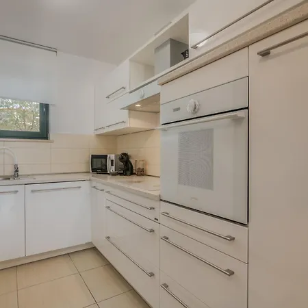 Navis With Private Parking Close To The Sea