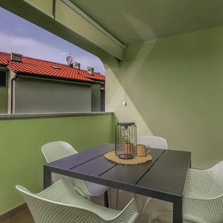Navis With Private Parking Close To The Sea Apartment *