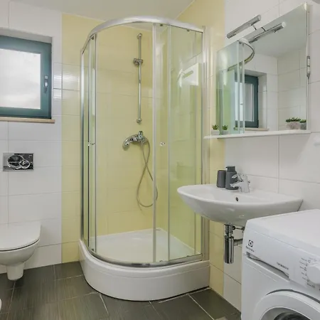 Apartment Navis With Private Parking Close To The Sea *